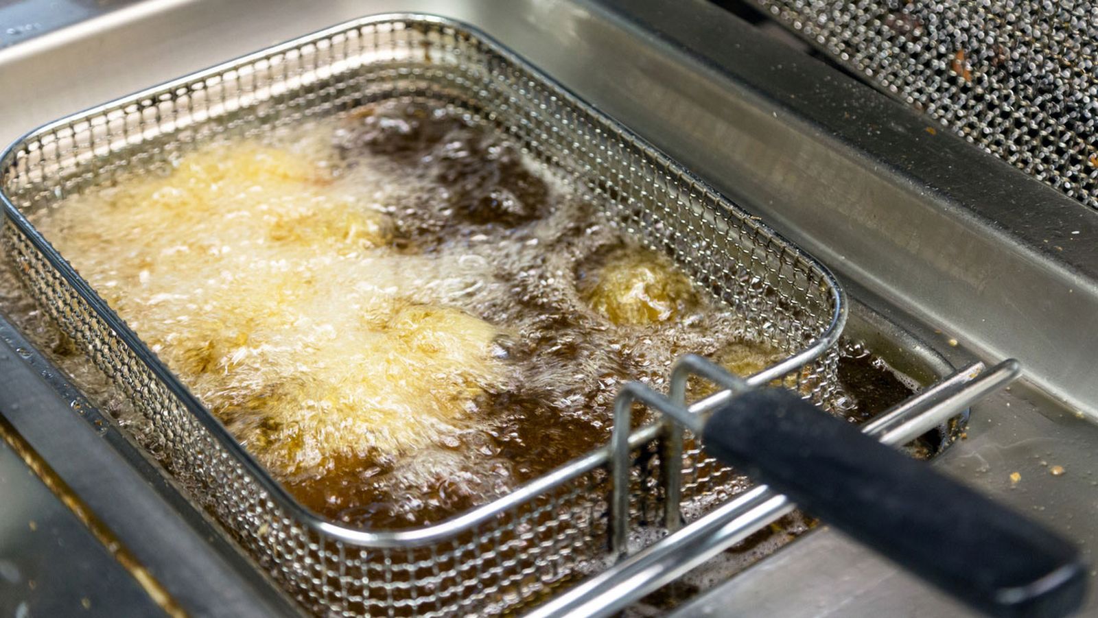 freidora con aceite