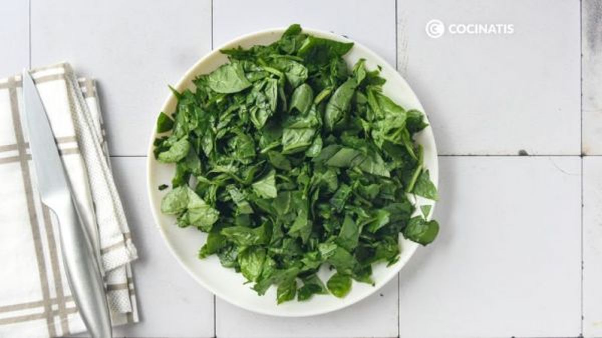 Picamos las espinacas frescas