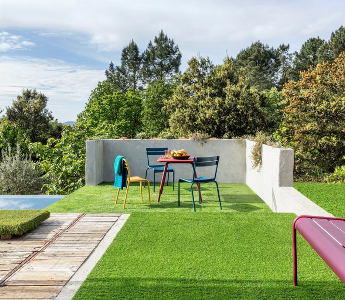 Jardines con césped artificial ventajas y factores para elegir el modelo adecuado 10