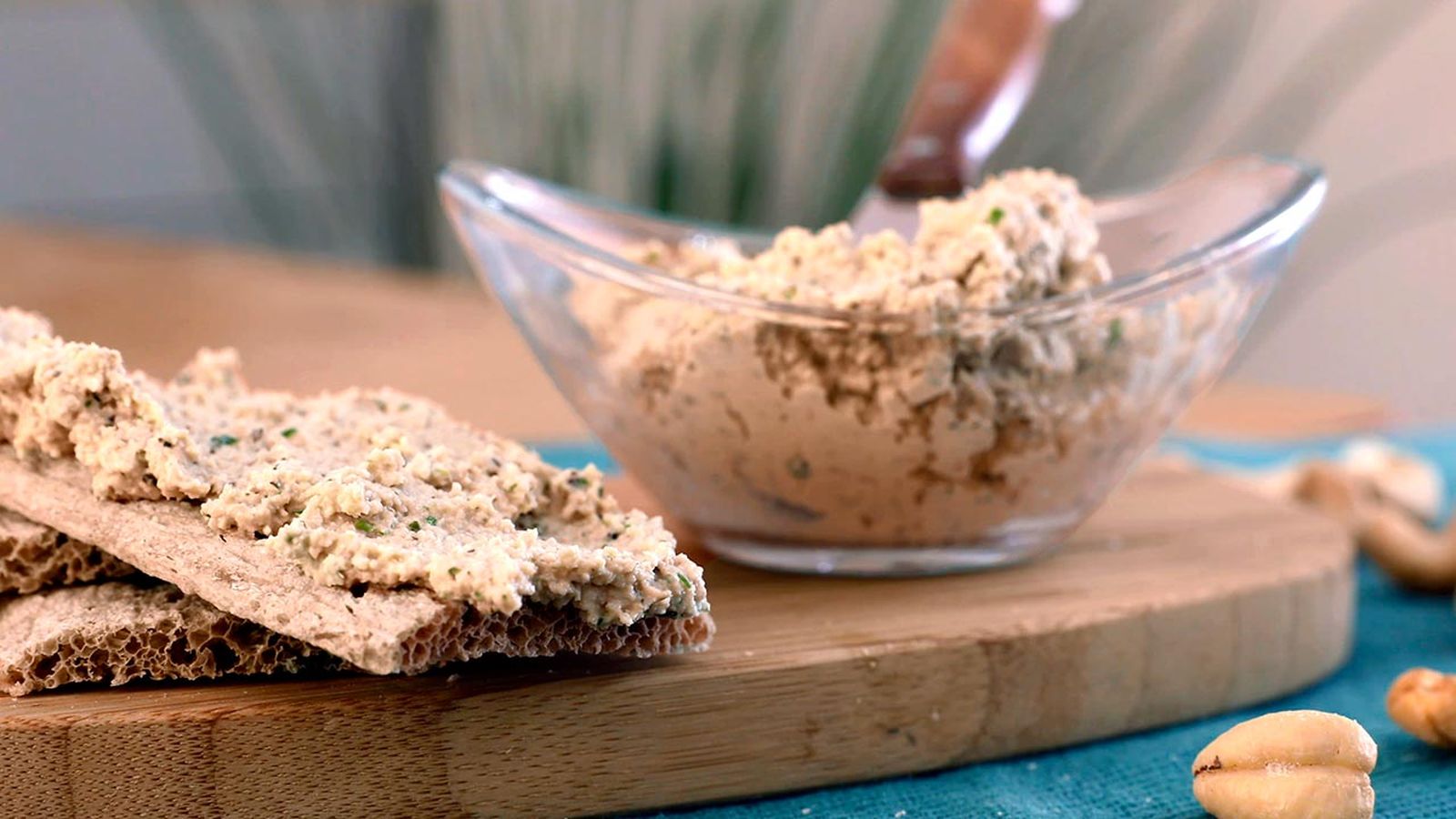 Recopilatorio de patés vegetales y cremas para untar  anacardos a las finas hierbas