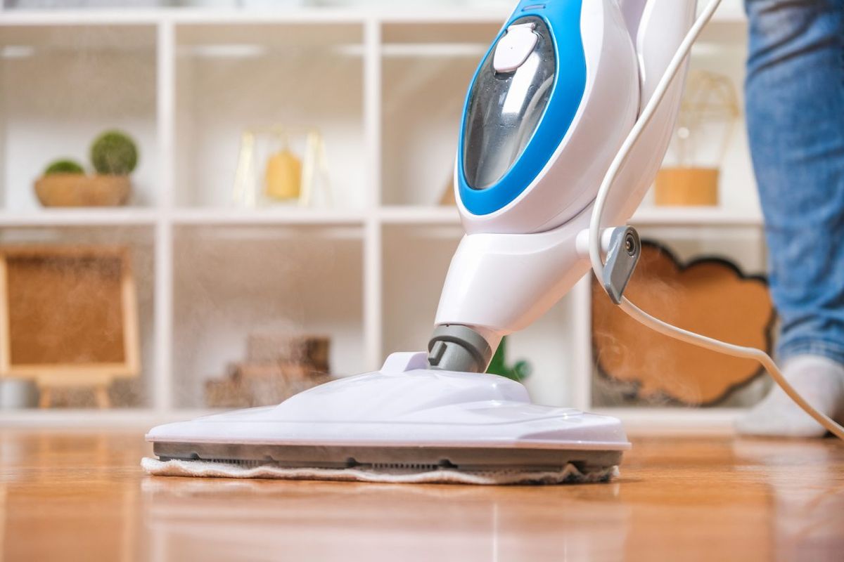 Mopa eléctrica, un electrodoméstico que limpia y desinfecta de una sola pasada