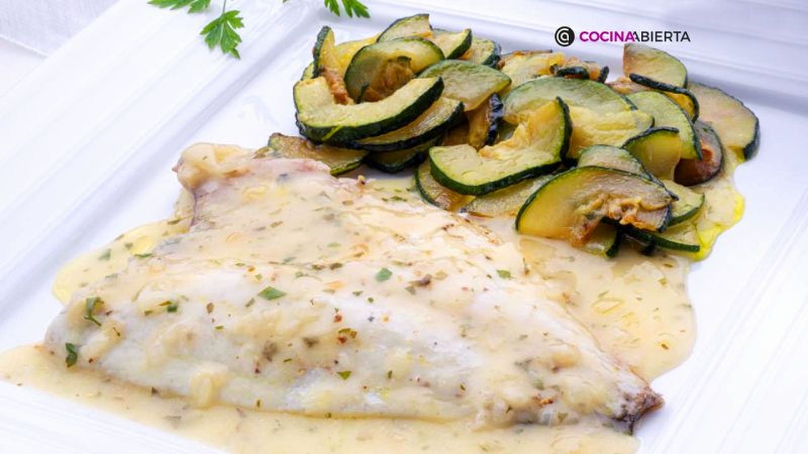 Dorada al horno con salsa de limón