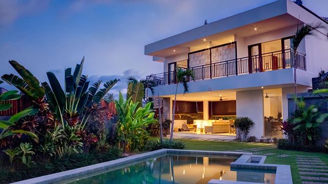 Consejos para decorar jardines con piscina 5