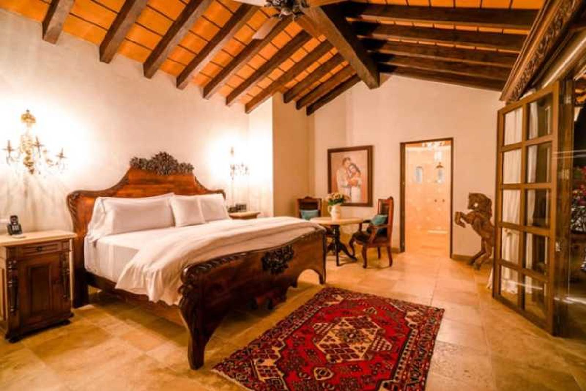 Suit Richard Burton.