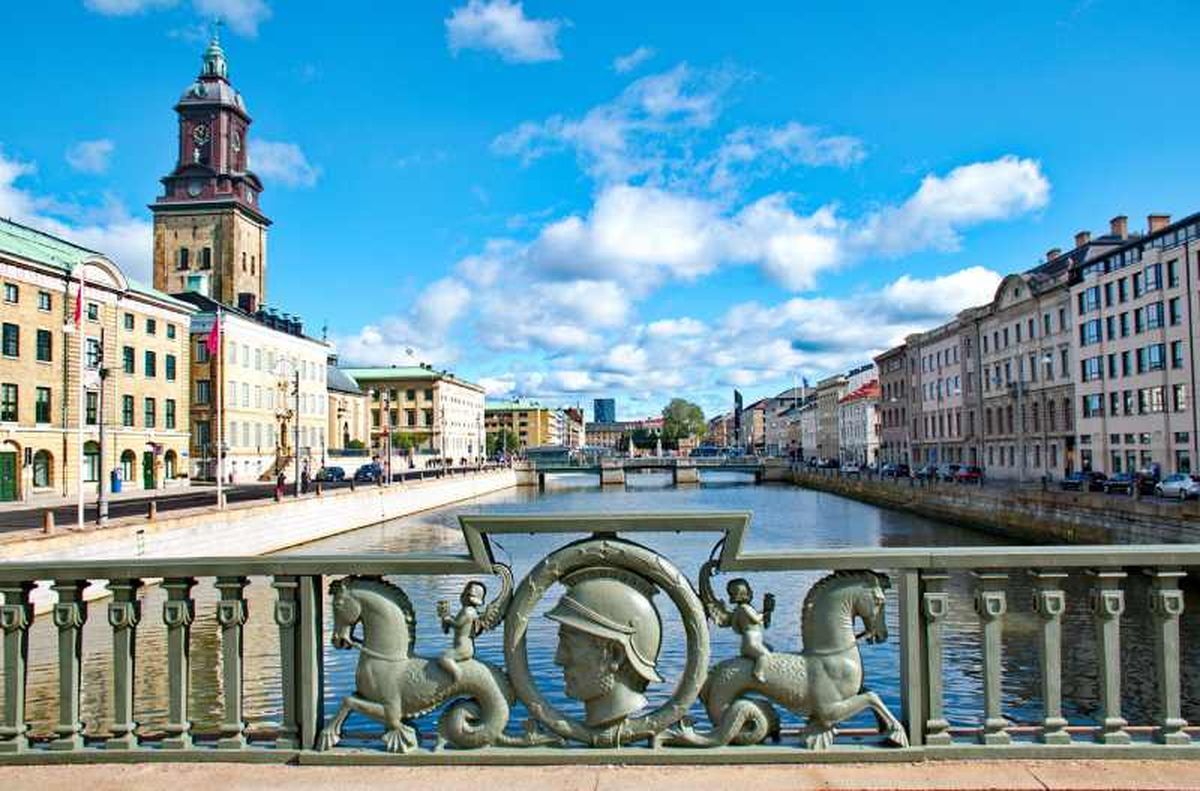 Vista del canal en la ciudad de Gotemburgo en Suecia