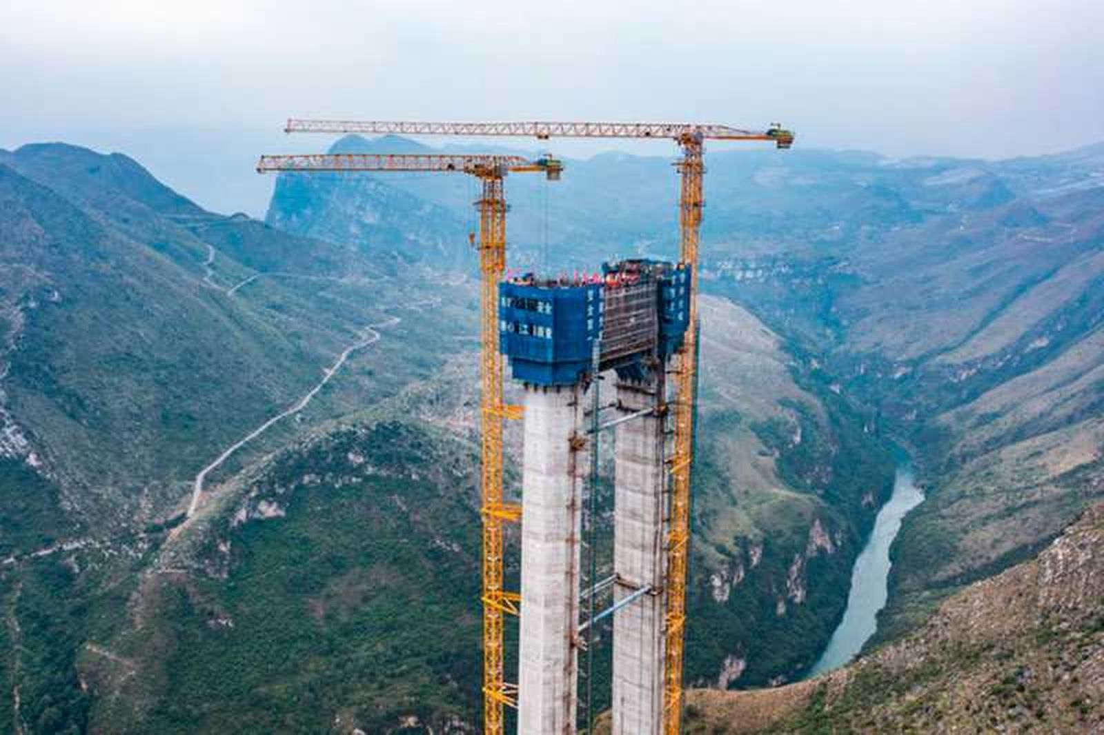 Puente del gran cañón de Huajiang