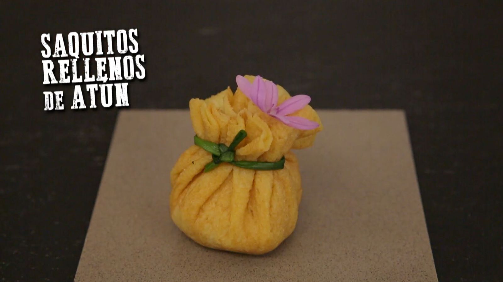 Saquitos rellenos de atún