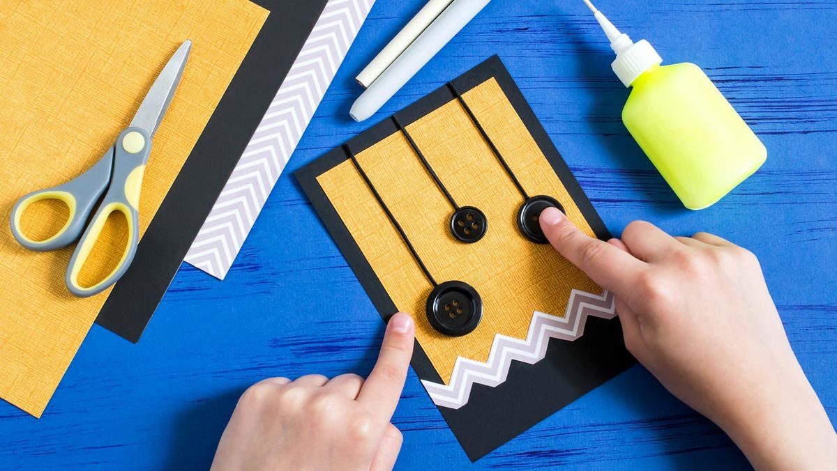 como hacer postal halloween paso 4