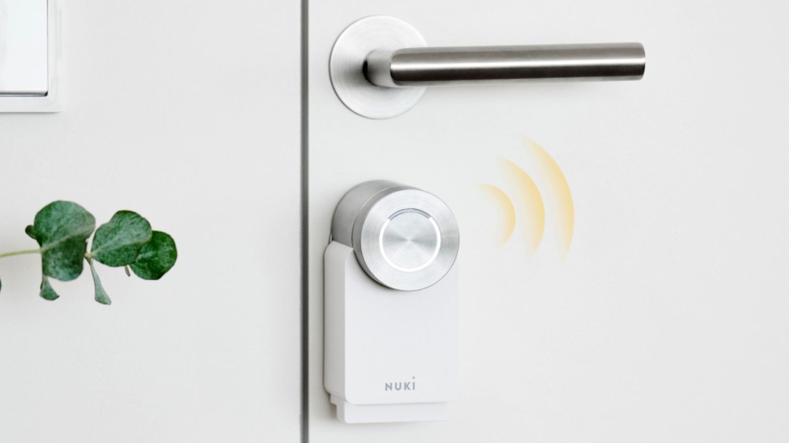 Cerradura inteligente Nuki Smart Lock de color blanco