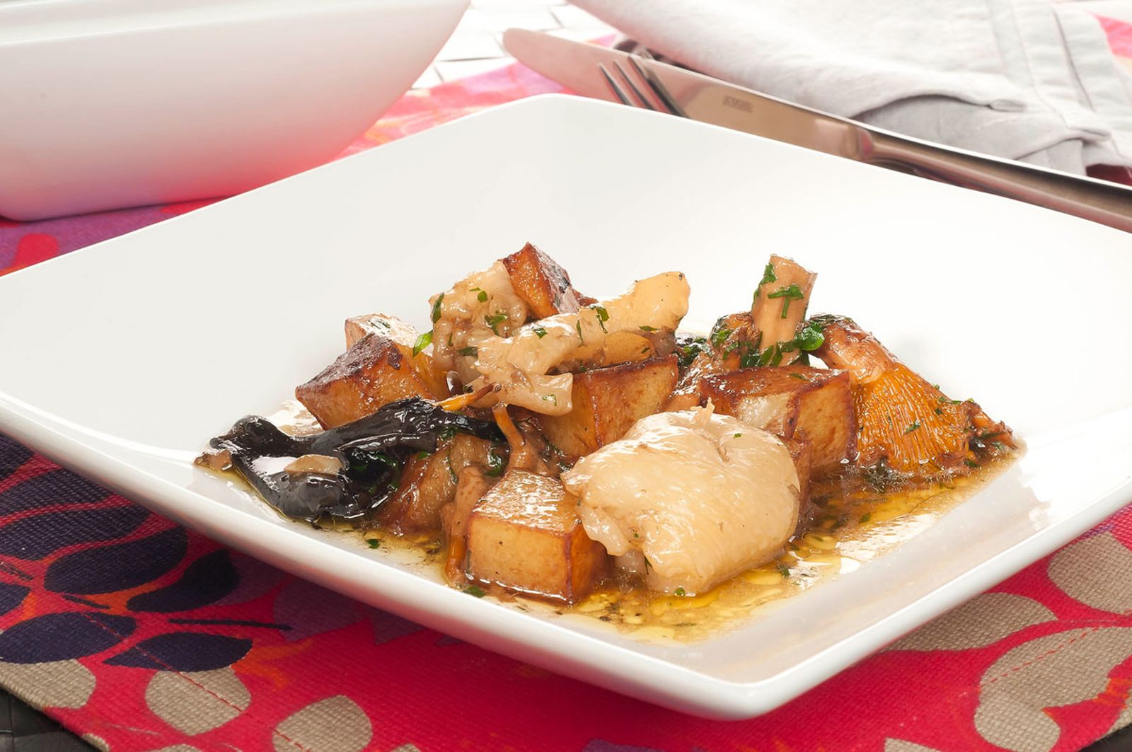 1426 Callos de bacalao con setas (610) xl