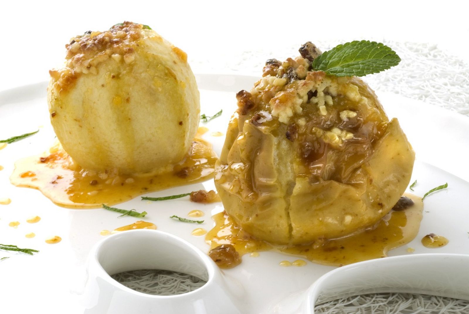 06.1.MANZANAS ASADAS CON ALMENDRAS