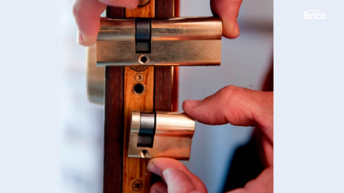 Bricomania 585 cambiar cerradura puerta blindada paso 4