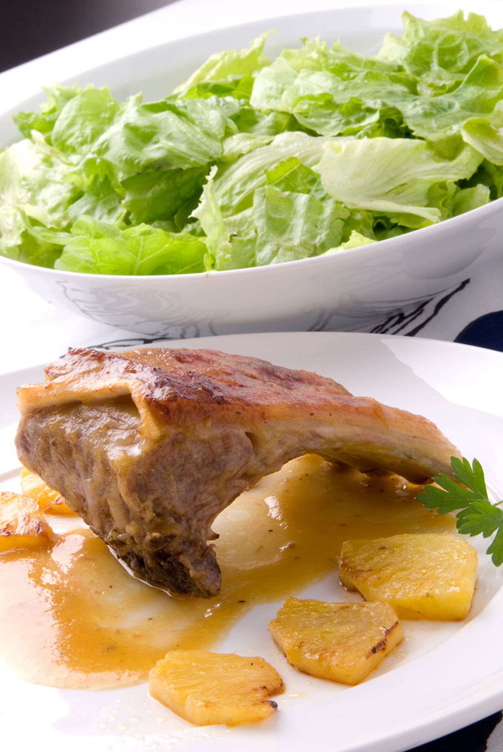 Costillar de cordero con piña