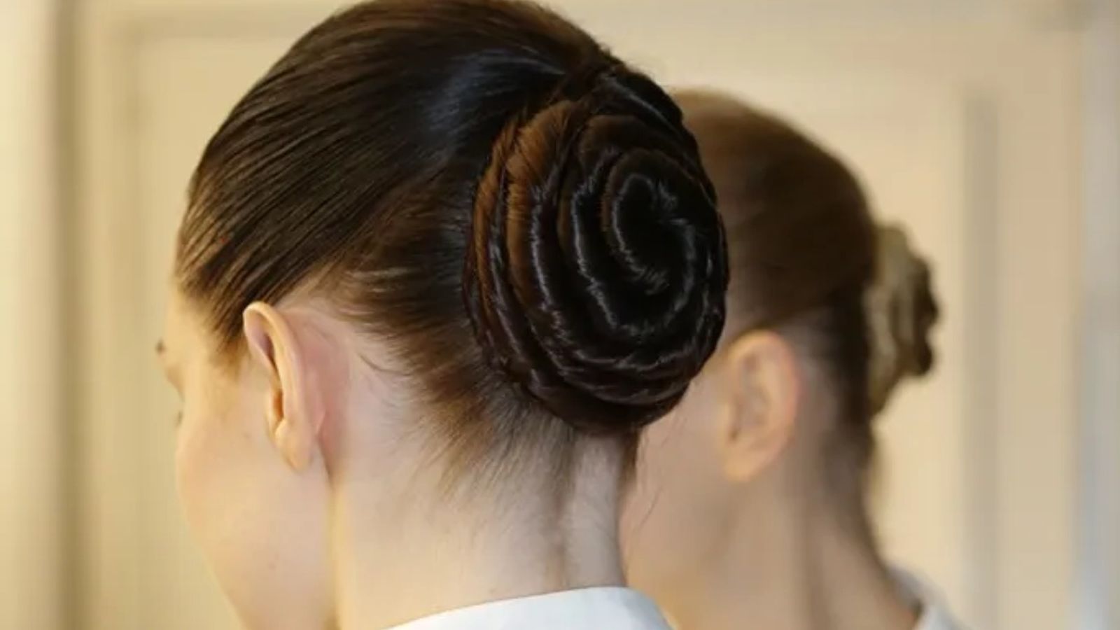 Pasos a seguir para hacer el moño ensaimada