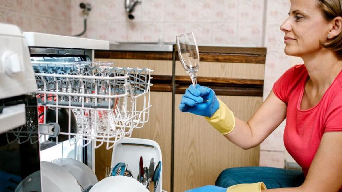 Evita lavar tus copas de cristal en el lavavajillas