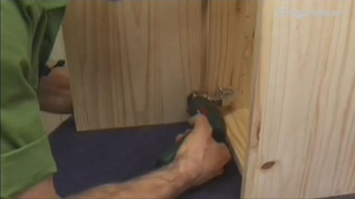 Instalar bisagras mueble