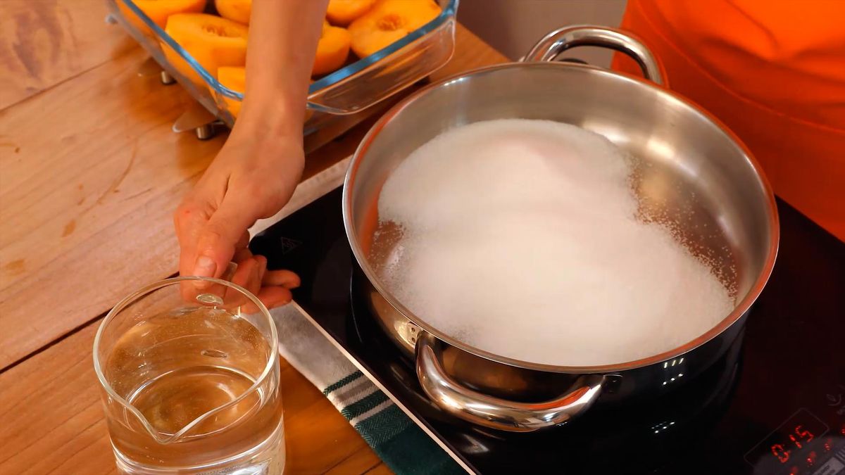 Cómo hacer melocotón en almíbar casero   paso 2