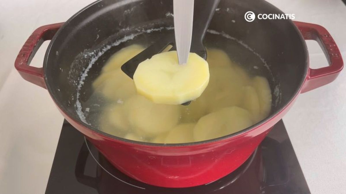 Cocemos las patatas en su punto