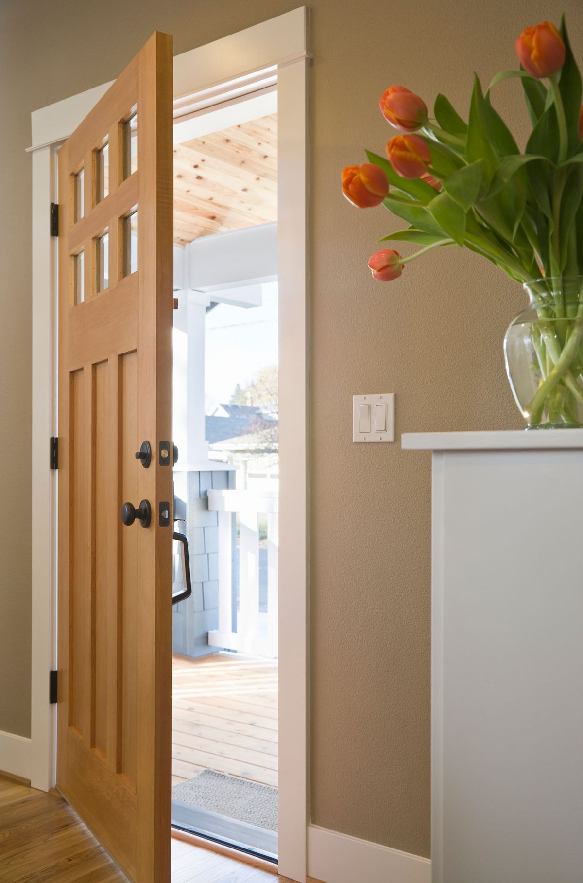 Elementos que no pueden faltar en un recibidor   flores