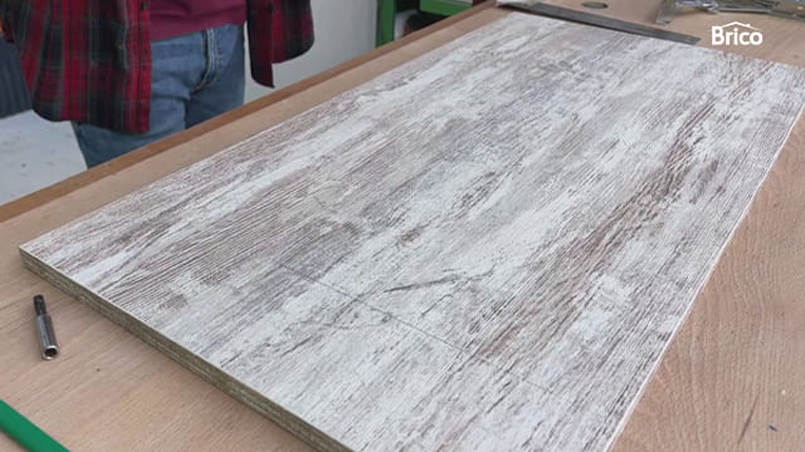 Bricomania 010 hacer una mesa plegable para balcón paso1
