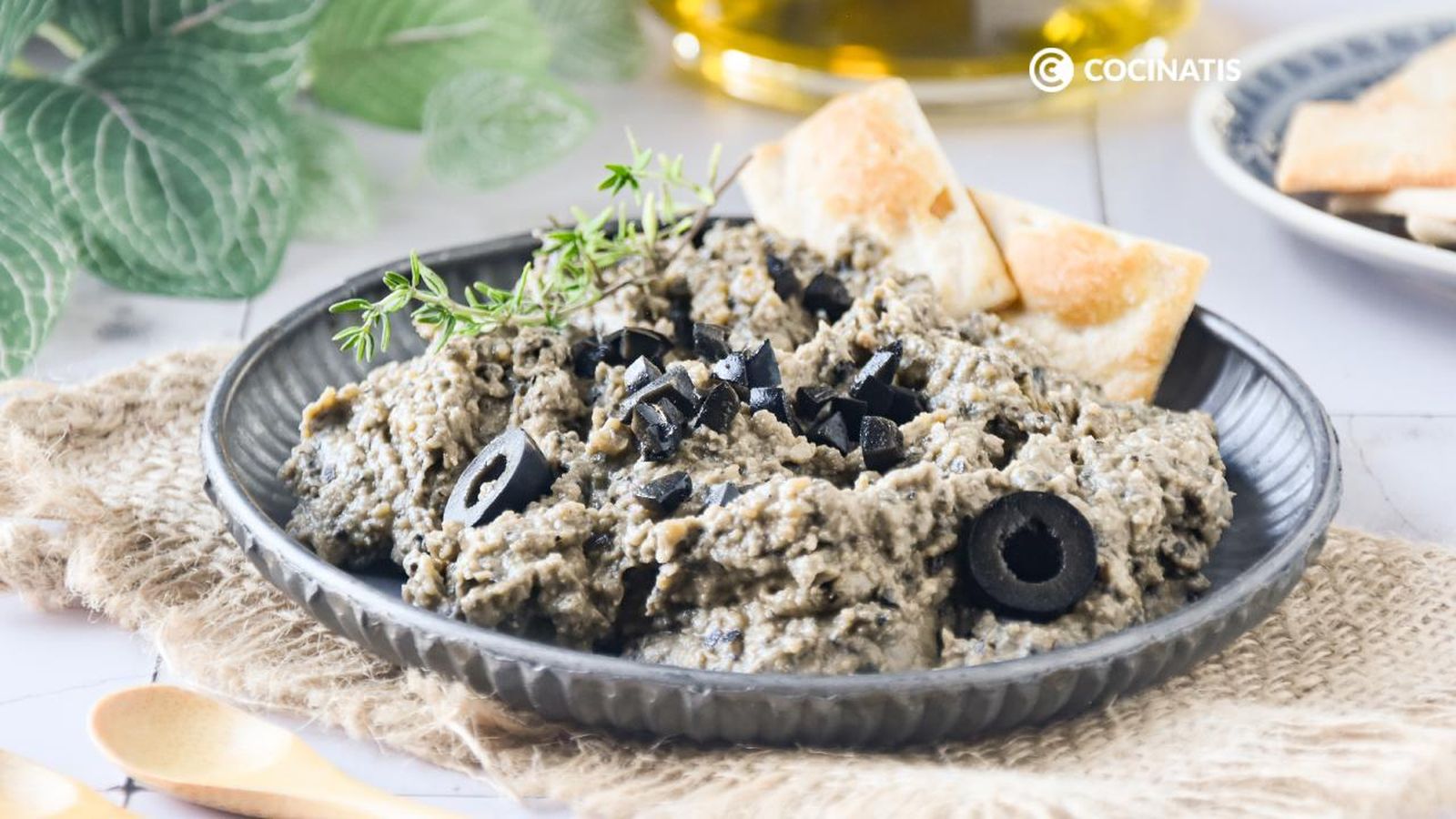 Hummus de aceitunas negras