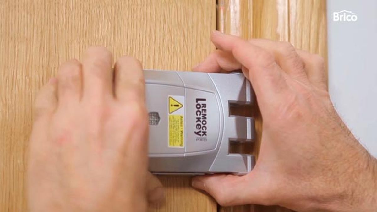 Instalar cerradura de seguridad invisible paso 2