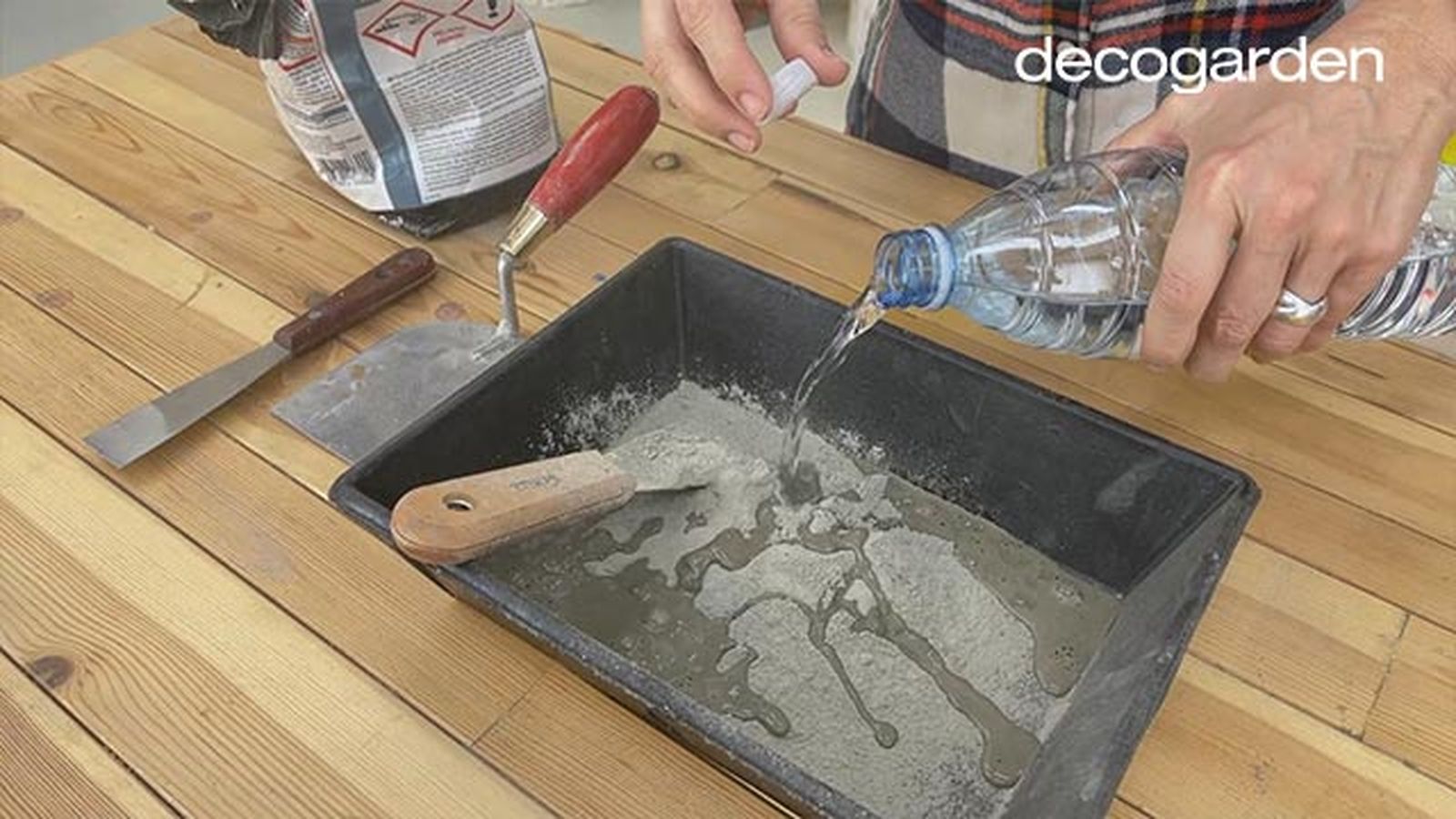 como hacer macetas de cemento paso 2