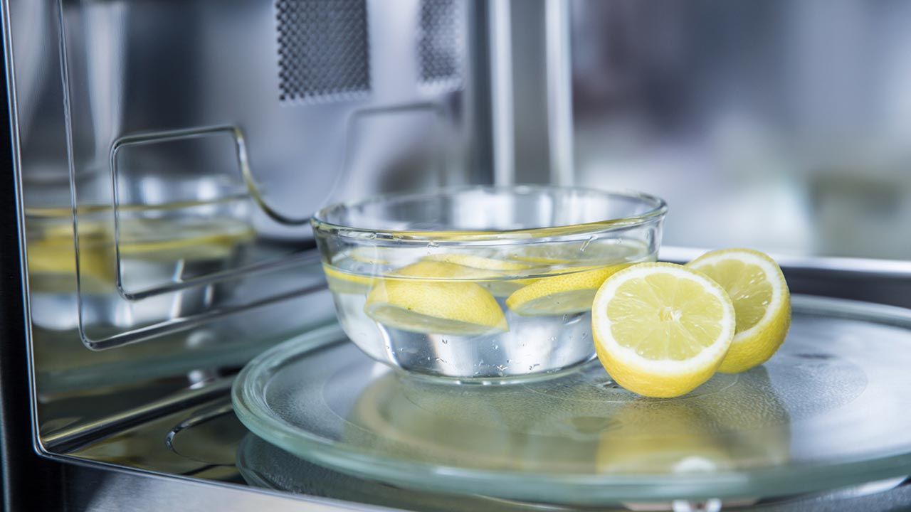 como quitar olor quemado del microondas remedios caseros barato