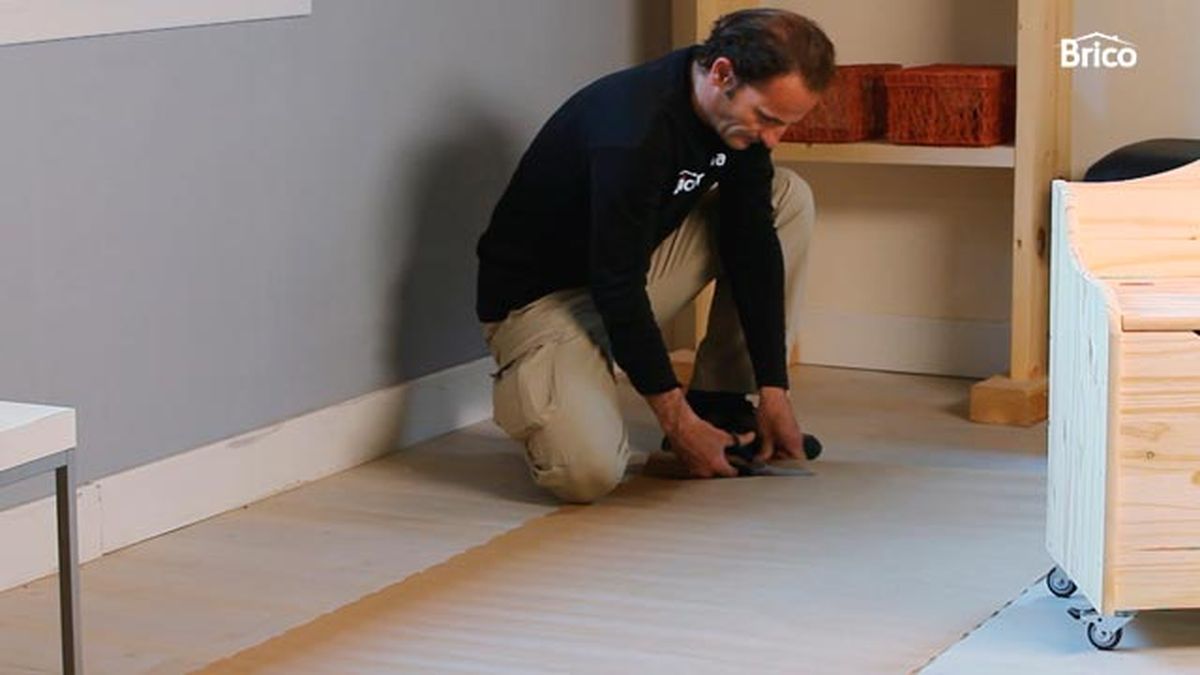 Barnizar baúl de madera paso 3