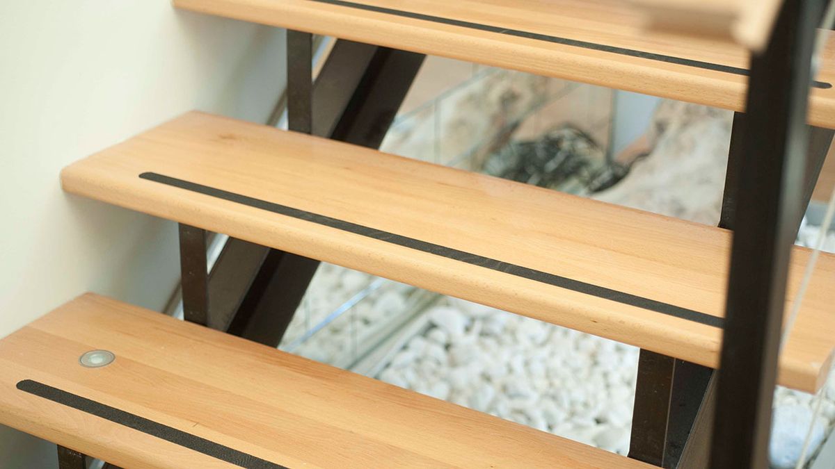 brico2 658 antideslizante escaleras paso 11