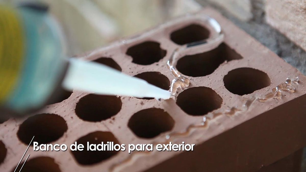 Como hacer un banco con ladrillos para el exterior paso 2