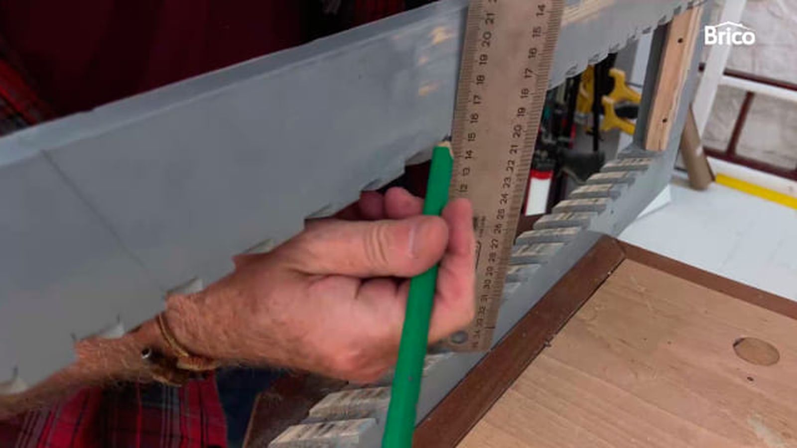 como hacer persianas de madera 9
