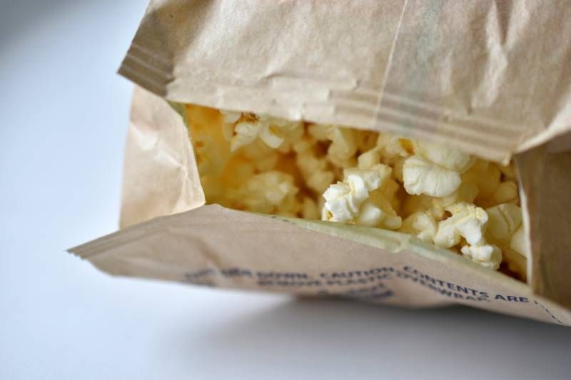 ¿Quién no ha hecho alguna vez palomitas en el microondas?