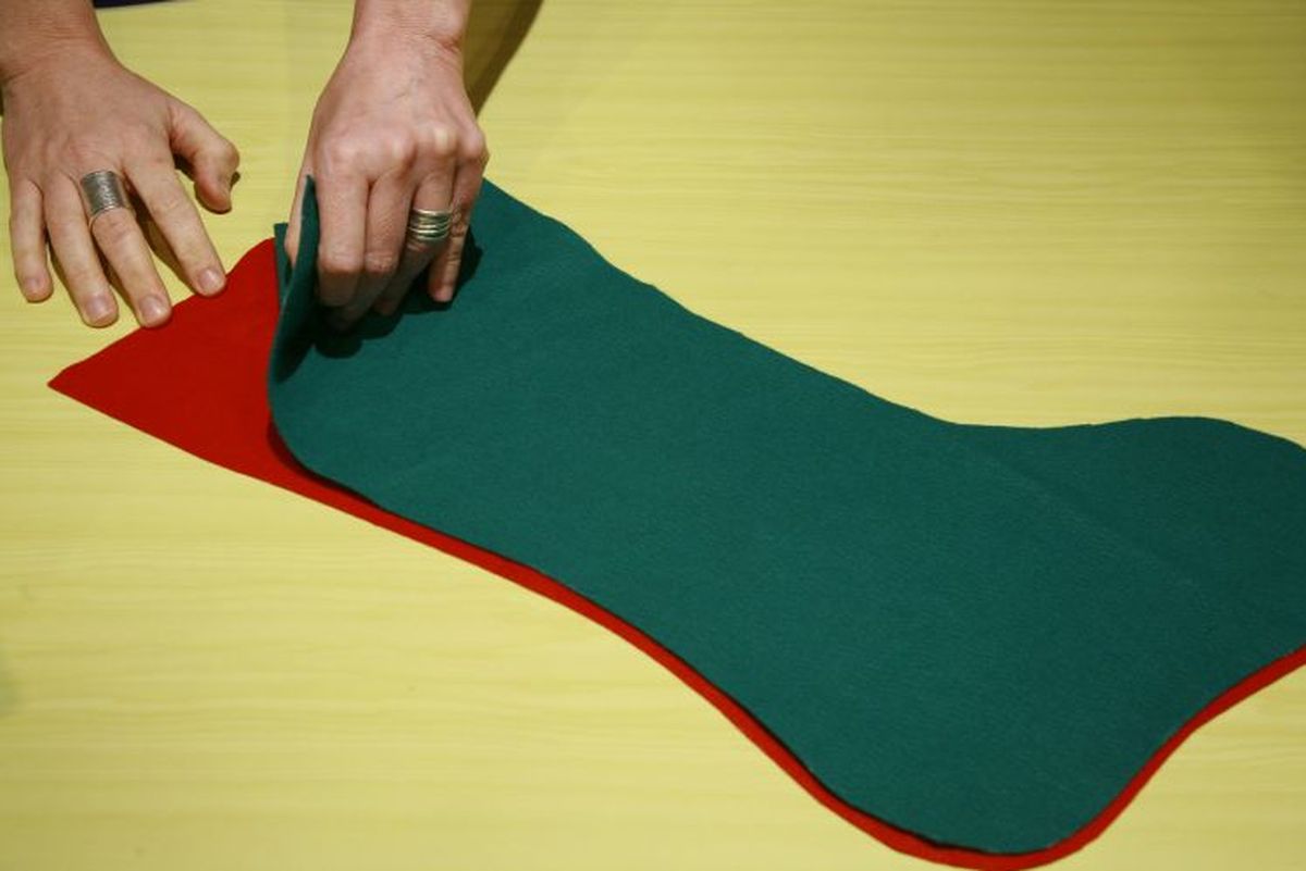 Calcetín de Navidad de fieltro paso 4