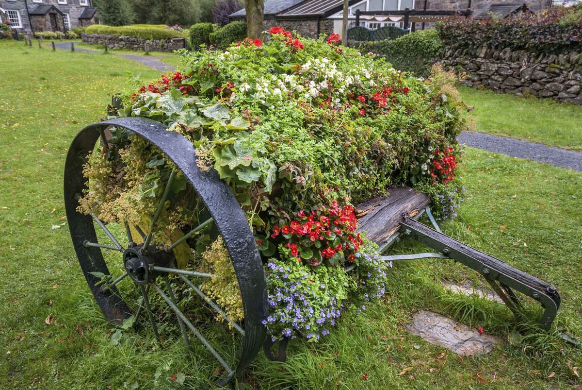 Carros para decorar jardines 7