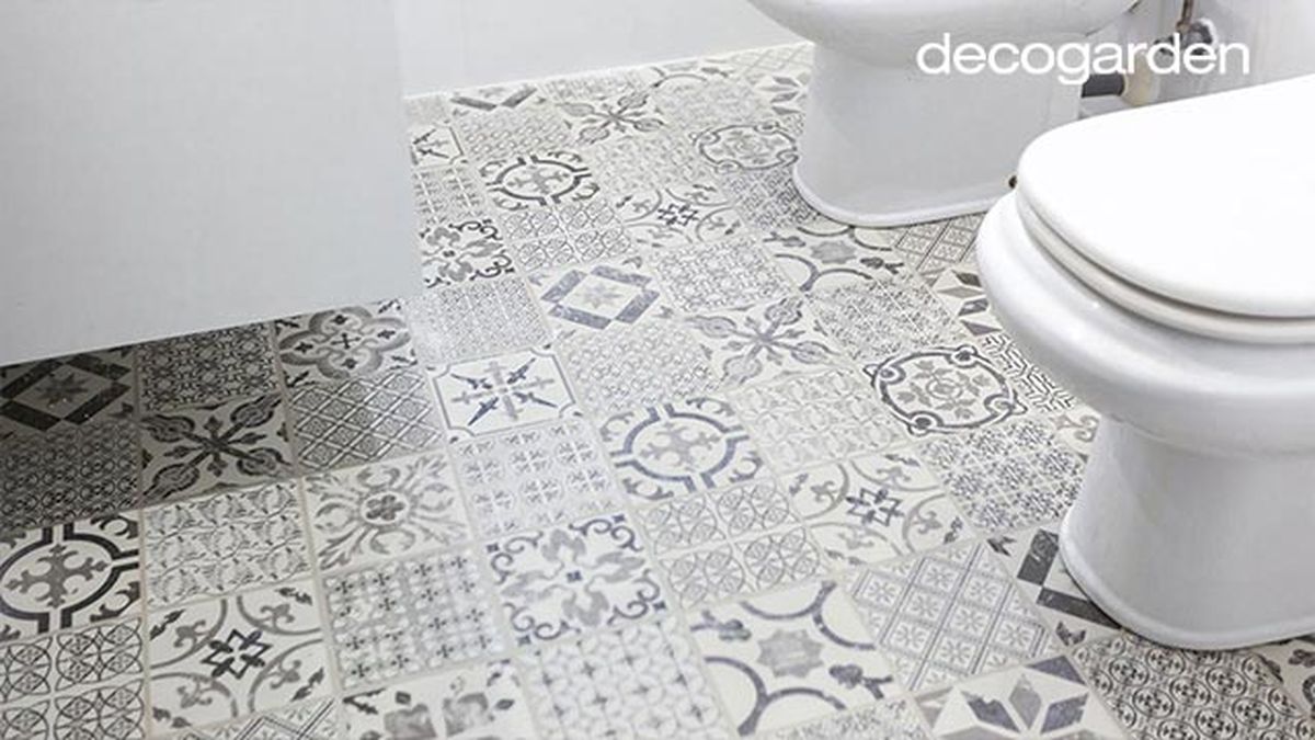 deco743 cuarto de bano en blanco y negro elegante y luminoso suelo