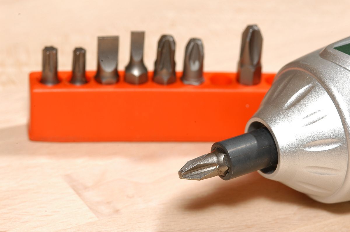 Cómo utilizar un destornillador paso 2