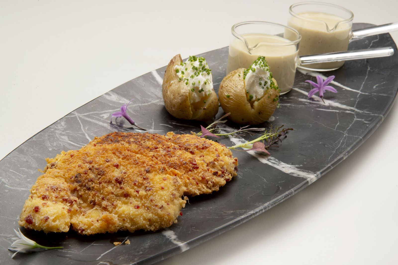 6166 2 Mi escalope de pollo con salsa de mostaza y patatas asadas xl