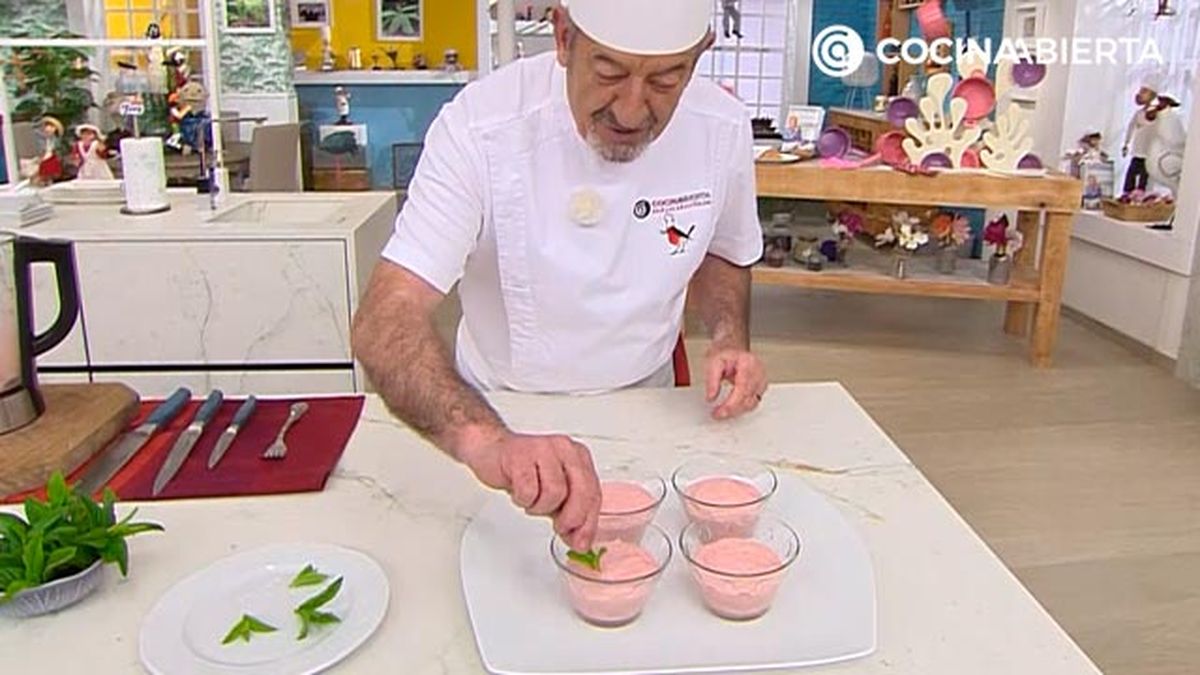 helado casero de fresas y platano con yogur receta karlos arguinano karl67430321 paso4