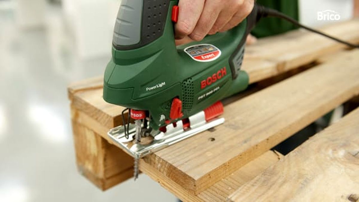 brico 0623 como hacer un sofa de palets facil paso 1