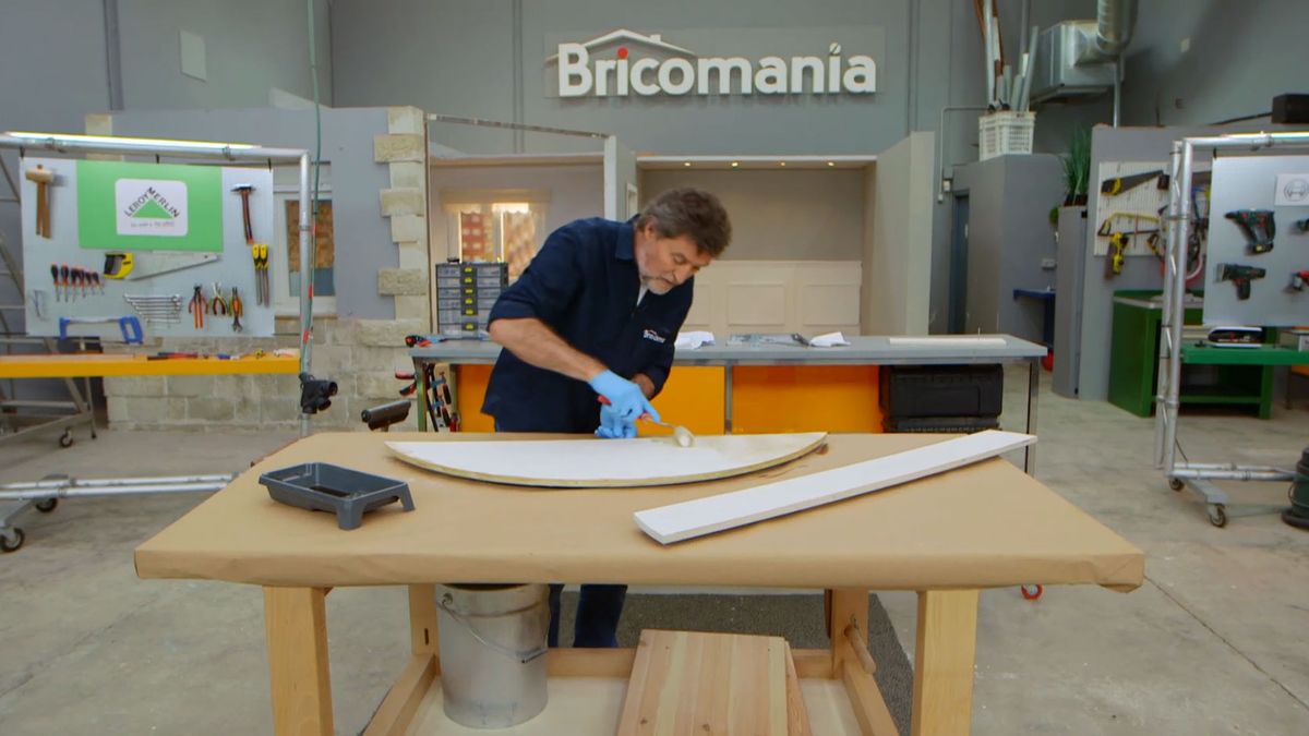 Cómo hacer una mesa redonda abatible paso 8