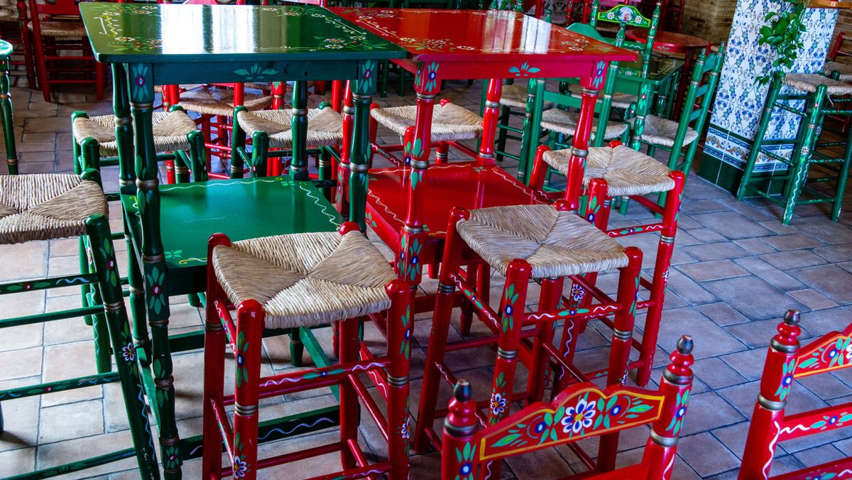 sillas colores flores