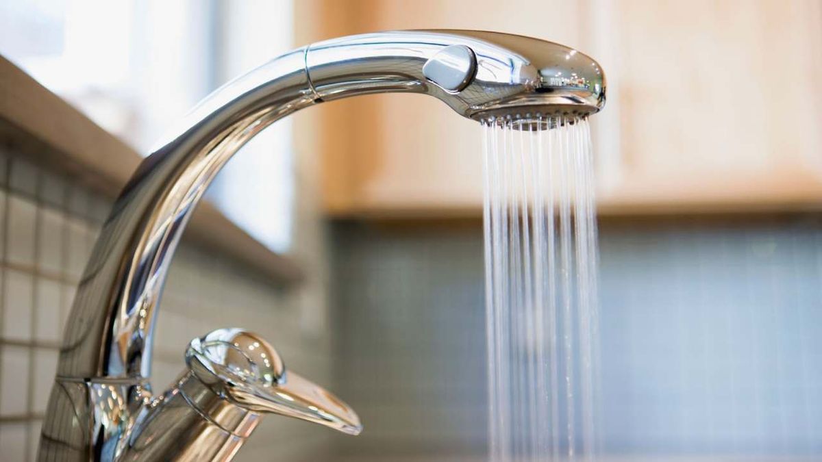 Un grifo en la cocina