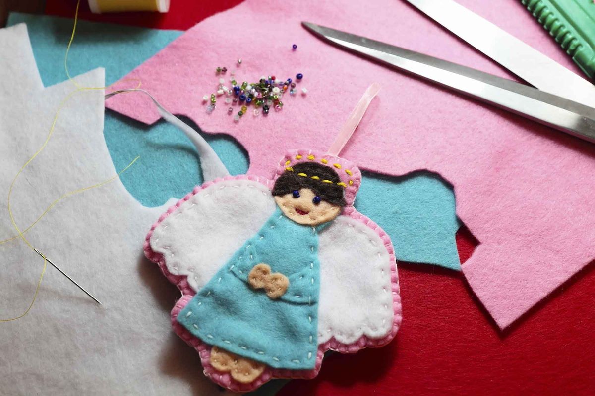 Cómo hacer ángeles de fieltro 3