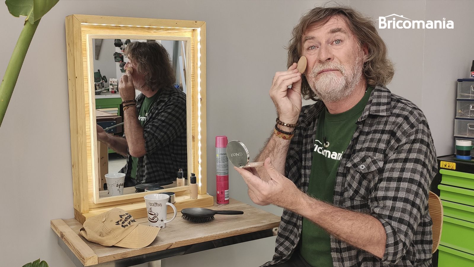 Bricomania 38 tocador maquillaje con luz paso xl