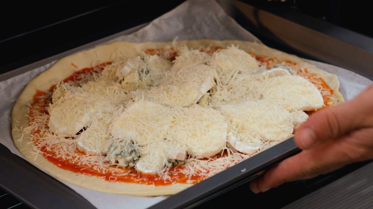 Pizza cuatro quesos   Paso 3