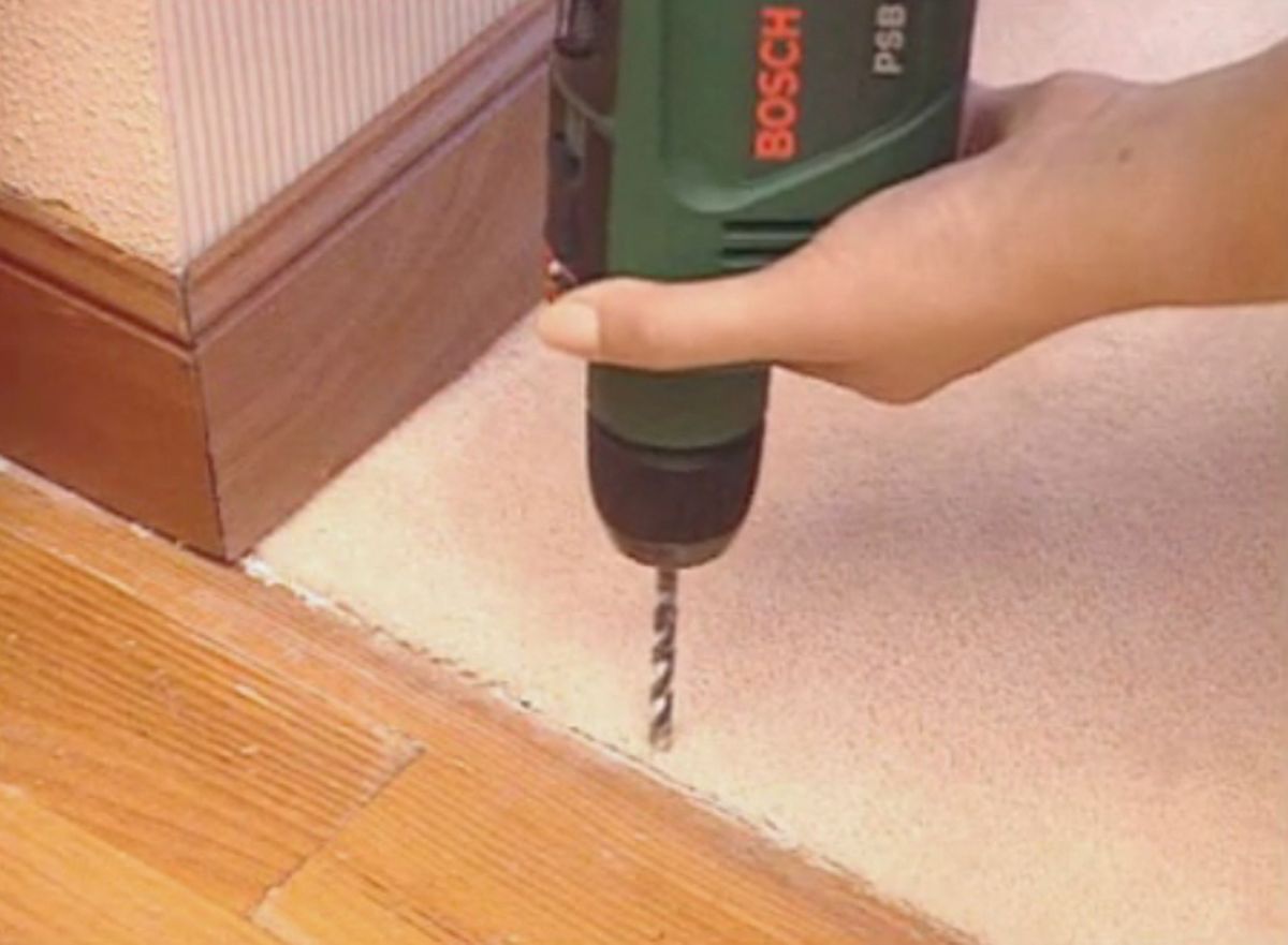 Colocar perfil metálico para separar diferentes suelos paso 1