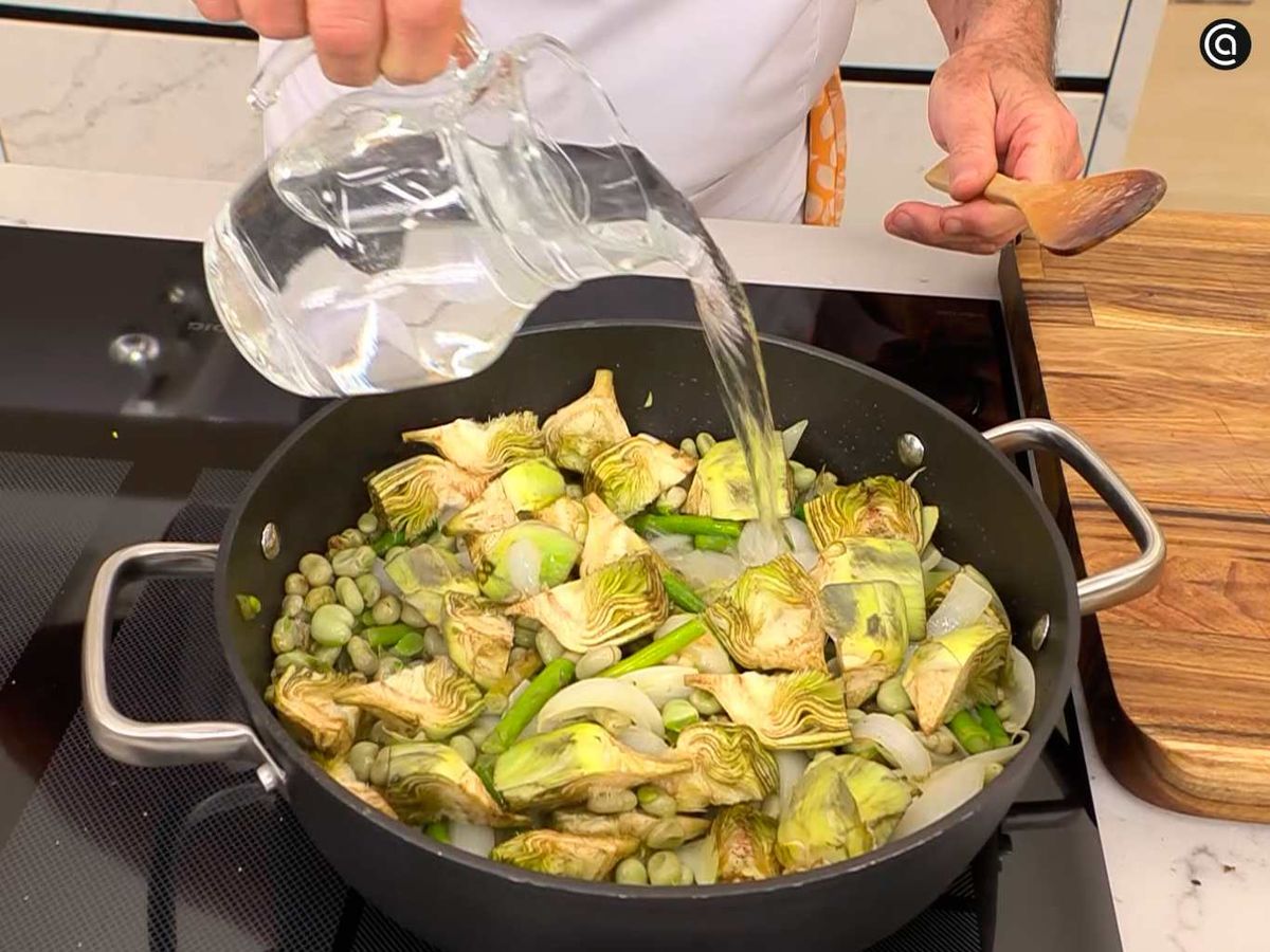 Incorpora las alcachofas