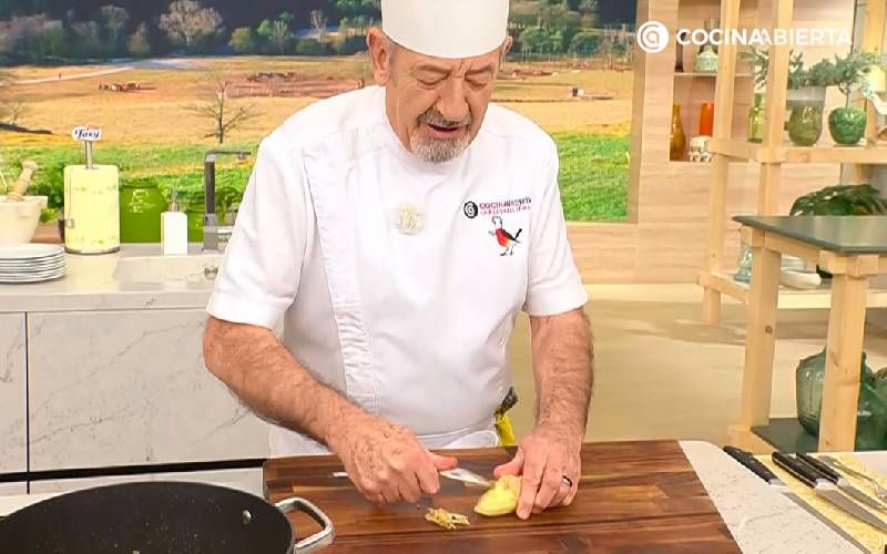 Cómo pelar jengibre fresco con cuchara