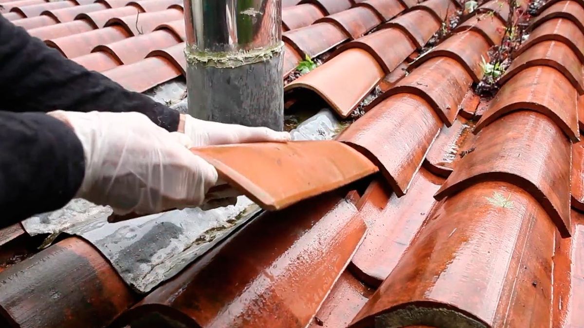 Como pegar una teja con espuma de poliuretano paso 5